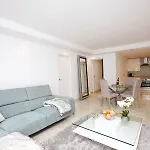 R02 Luxury In With Pool And Garden *