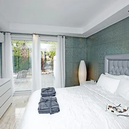 Apartment R02 Luxury In With Pool And Garden Marbella