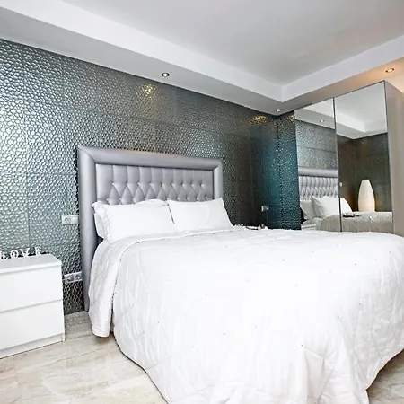 Apartment R02 Luxury In With Pool And Garden Marbella